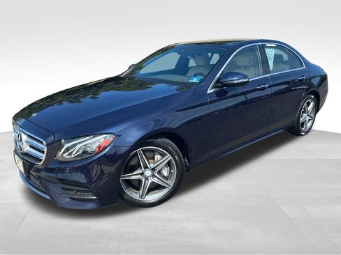 Used 2017 Mercedes-Benz E 300 4MATIC image 4