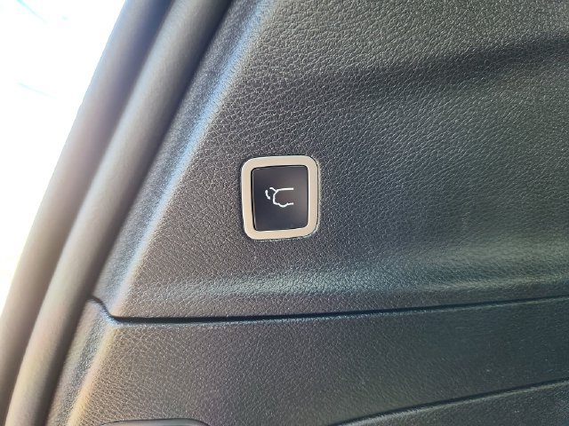 Used 2025 Chrysler Pacifica Select FWD image 35
