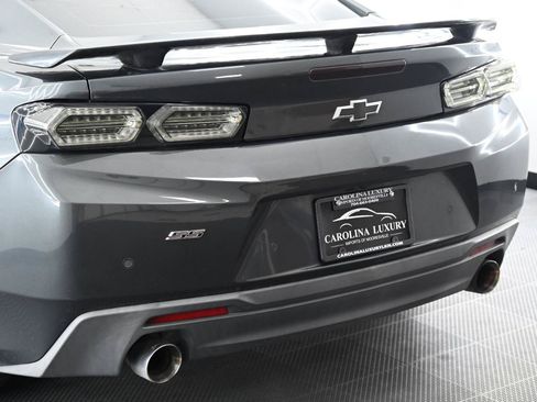 Used 2016 Chevrolet Camaro SS RWD image 13