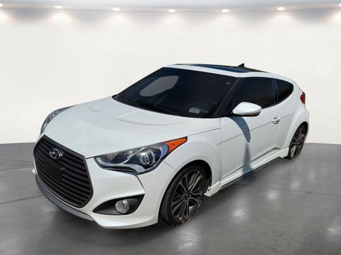Used 2016 Hyundai Veloster Turbo w/ Option Group 04 FWD image 2