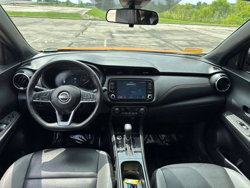 Used 2022 Nissan Kicks SR w/ Premium Package FWD image 16