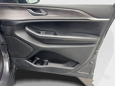 Used 2024 Jeep Grand Cherokee L Limited w/ Luxury Tech Group II image 53