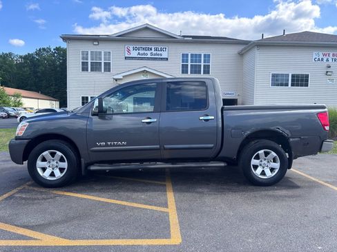 Used 2005 Nissan Titan LE w/ (T01) Tow Pkg AWD/4WD image 1