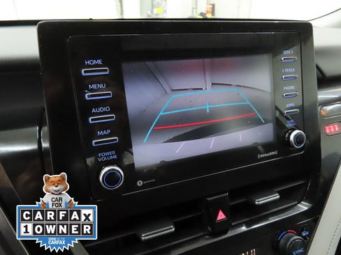 Used 2024 Toyota Camry SE image 17