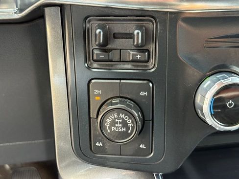 Used 2023 Ford F150 Lariat image 27