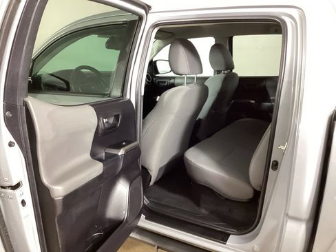 Used 2020 Toyota Tacoma SR5 AWD/4WD image 23