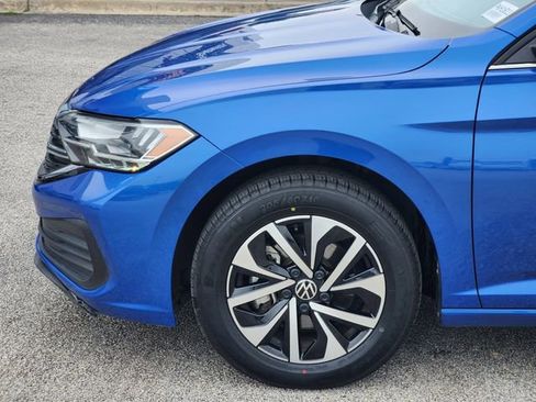Used 2024 Volkswagen Jetta SE FWD image 5