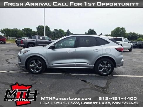 Used 2023 Ford Escape ST-Line w/ Tech Pack #1 AWD/4WD image 5