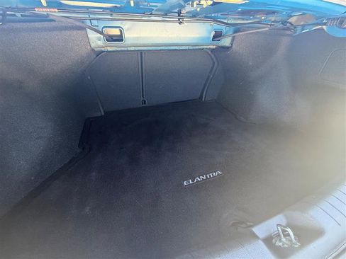 Used 2017 Hyundai Elantra SE FWD image 21