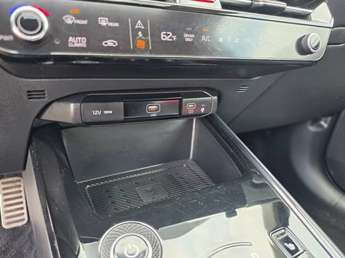 Used 2024 Kia Niro Wave w/ Wave Preserve Package FWD image 53