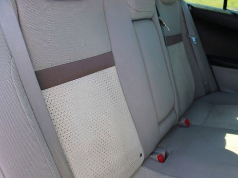 Used 2013 Toyota Camry L image 24