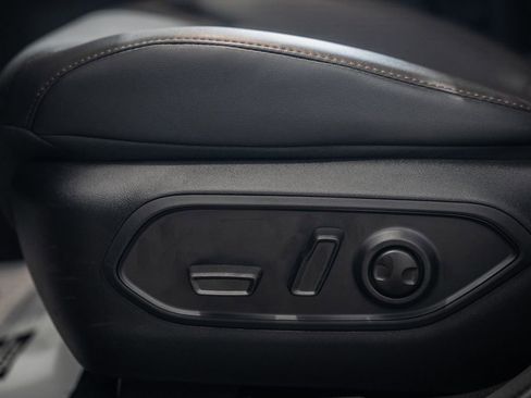 New 2026 Jeep Cherokee Overland image 38