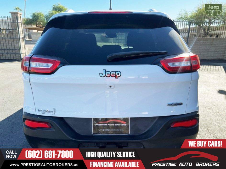 Used 2015 Jeep Cherokee Latitude w/ Comfort/Convenience Group FWD image 11