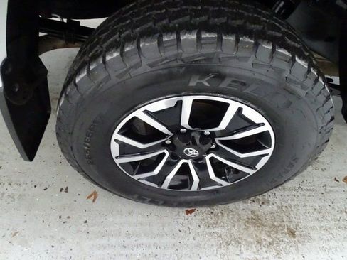 Used 2023 Toyota Tacoma TRD Sport image 29