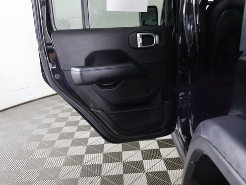 Used 2022 Jeep Wrangler Unlimited Rubicon 4xe image 21