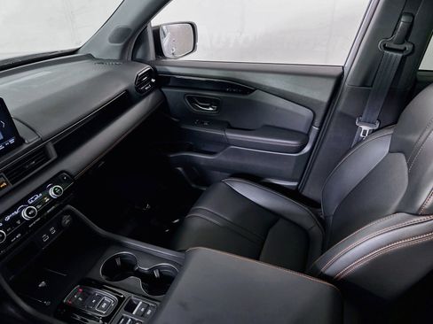 Used 2023 Honda Pilot TrailSport image 23