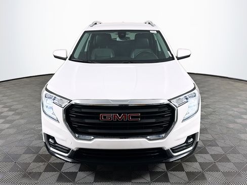 Used 2023 GMC Terrain SLT image 2
