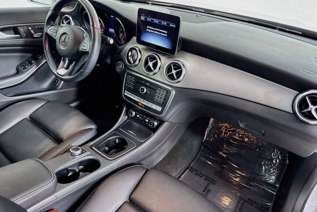 Used 2020 Mercedes-Benz GLA 250 4MATIC image 27