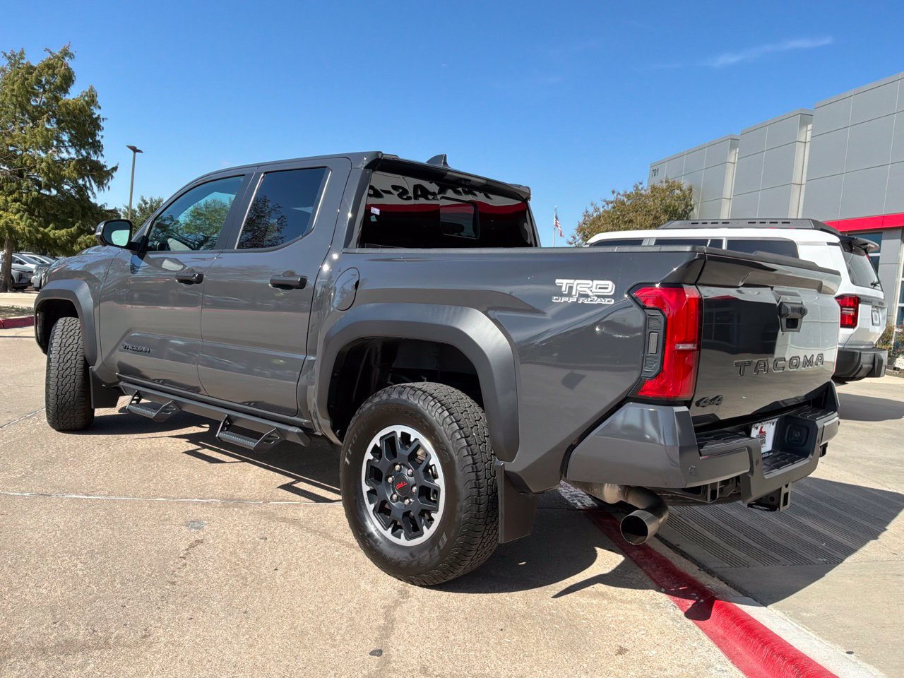 Used 2024 Toyota Tacoma TRD Off-Road w/ TRD Off Road Premium Package AWD/4WD image 8