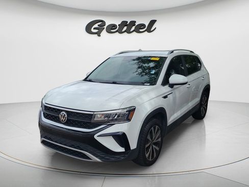 Used 2022 Volkswagen Taos SE image 2