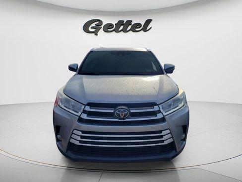 Used 2017 Toyota Highlander XLE image 2