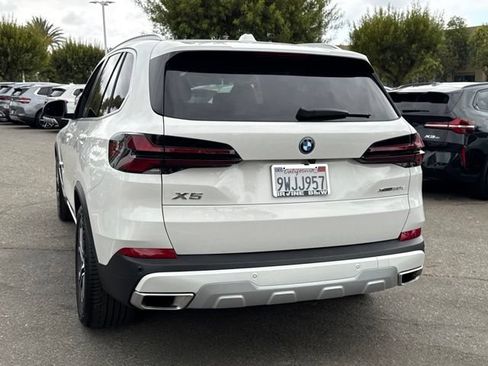 Used 2026 BMW X5 xDrive50e w/ Parking Assistance Package AWD/4WD image 11