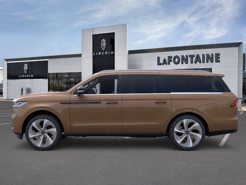 New 2026 Lincoln Navigator L Black Label AWD/4WD image 3