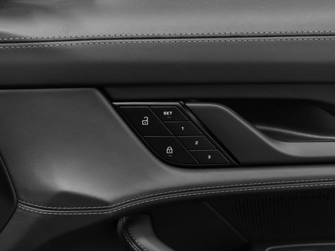 Used 2023 Porsche Taycan image 20