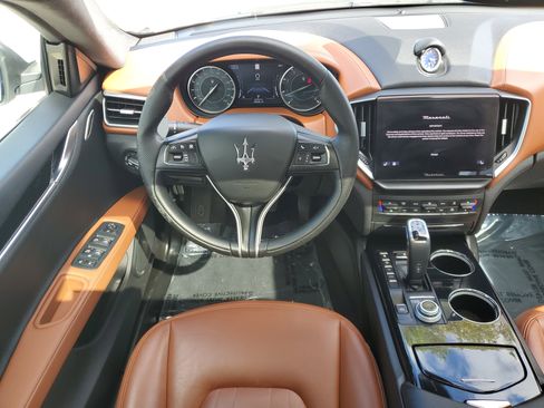 Used 2022 Maserati Ghibli Modena image 16