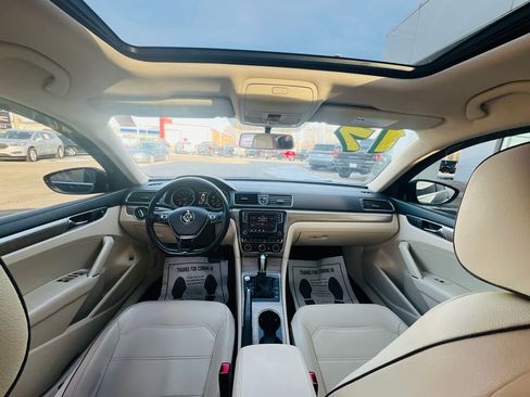 Used 2017 Volkswagen Passat 1.8T SE image 30