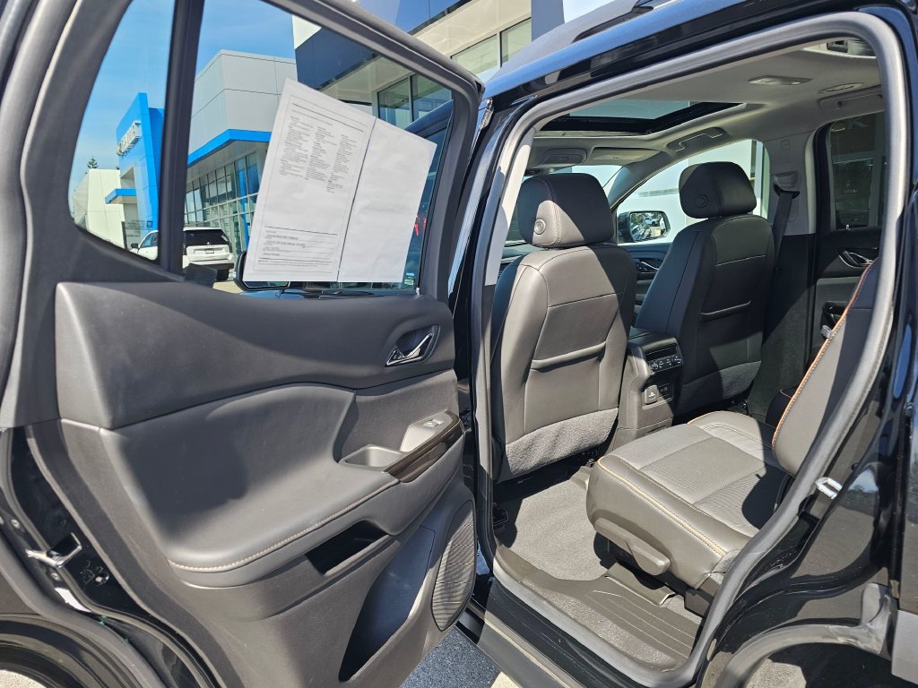 Used 2023 GMC Acadia AT4 w/ Technology Package AWD/4WD image 17