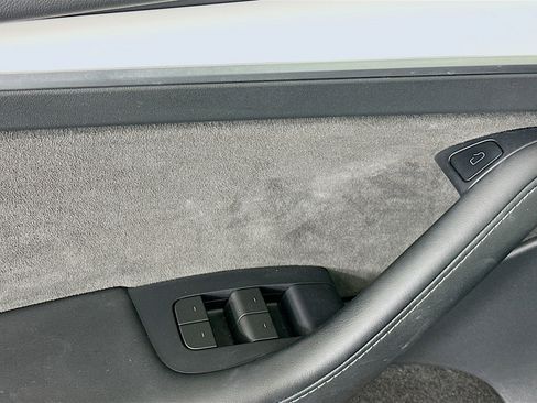 Used 2023 Tesla Model Y Long Range image 15