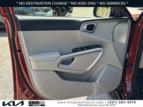 Used 2022 Kia Soul LX FWD image 19