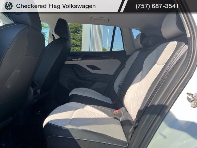 Used 2025 Volkswagen Tiguan SE FWD image 25