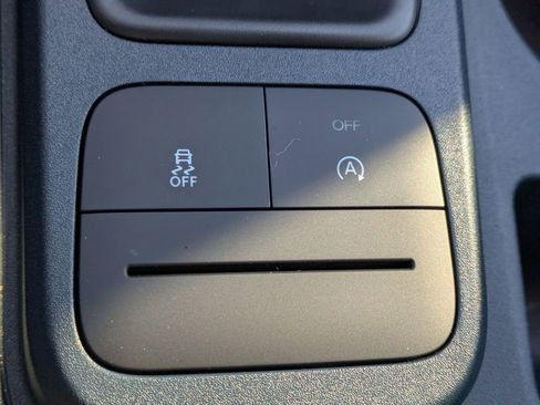 New 2025 Ford Maverick XL w/ Equipment Group 102A image 21