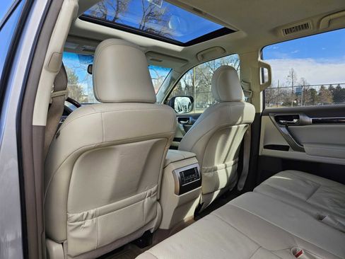 Used 2016 Lexus GX 460 w/ Premium Package image 28