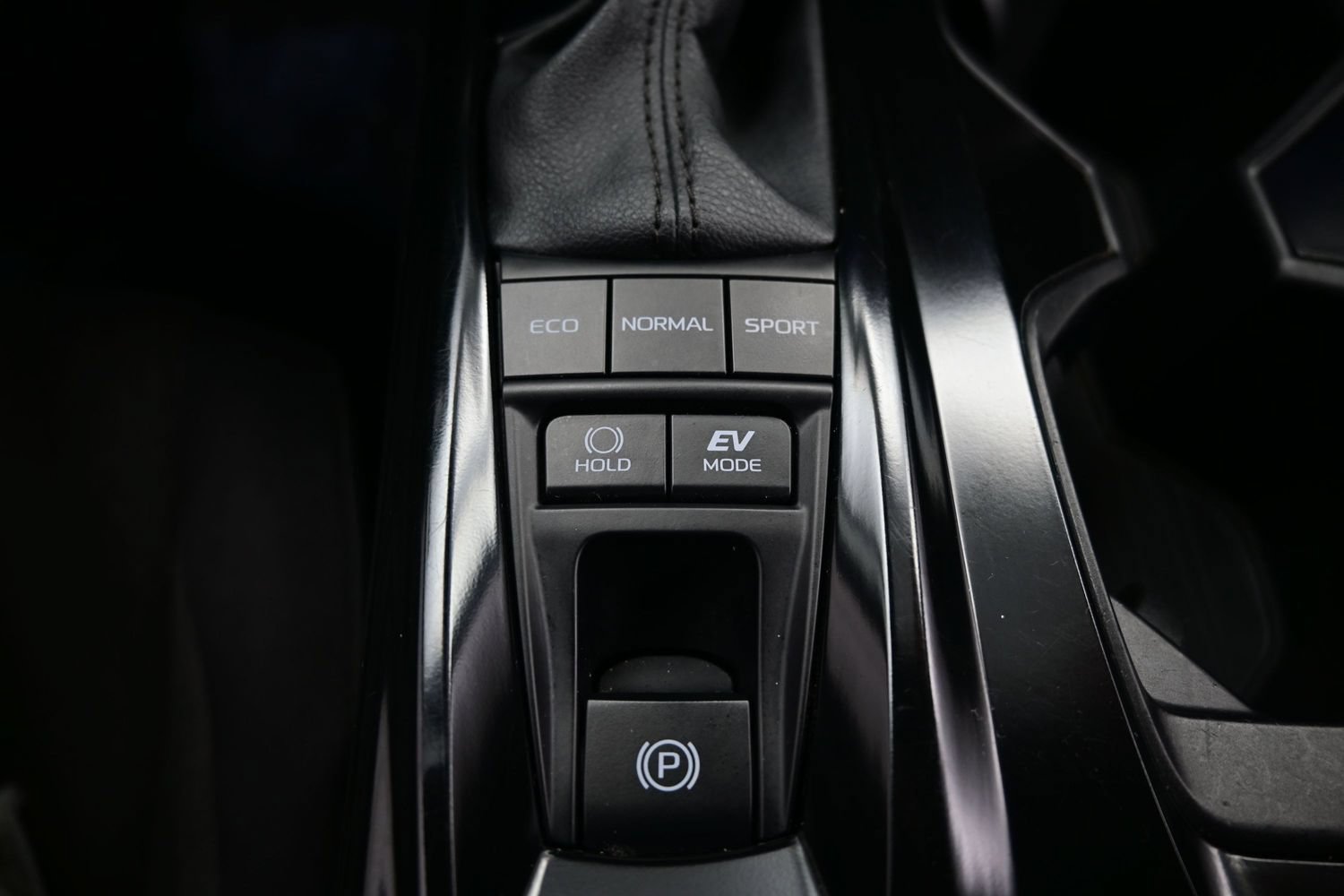 Used 2025 Toyota Camry LE FWD image 21