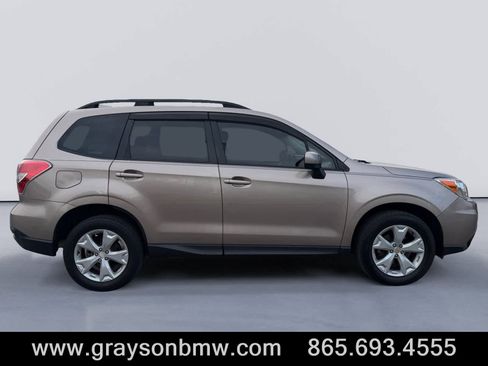 Used 2016 Subaru Forester 2.5i Premium AWD/4WD image 2
