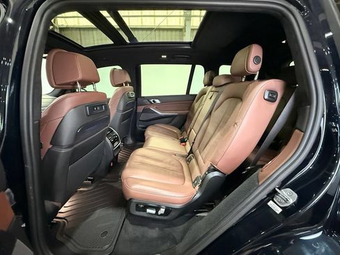 Used 2020 BMW X7 M50i AWD/4WD image 19