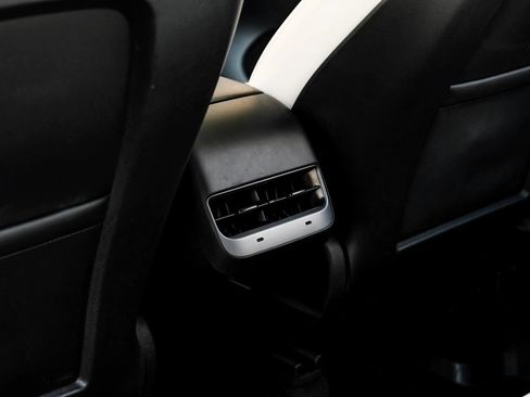 Used 2022 Tesla Model Y Performance AWD/4WD image 43