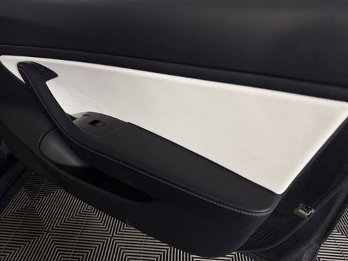 Used 2019 Tesla Model 3 Long Range image 31