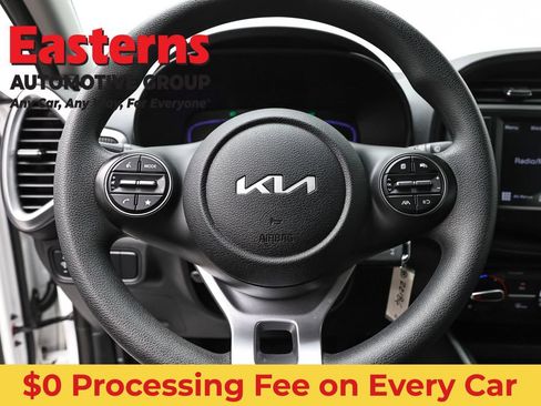 Used 2025 Kia Soul LX FWD image 10
