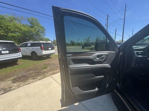 Used 2023 Chevrolet Suburban High Country AWD/4WD image 29