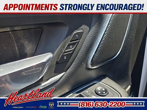 Used 2019 RAM 1500 Laramie AWD/4WD image 40