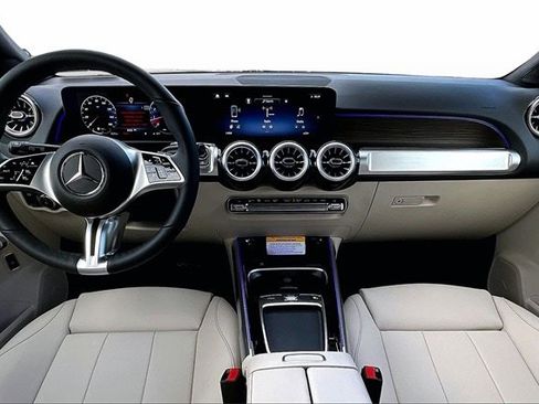 New 2026 Mercedes-Benz GLB 250 4MATIC image 7