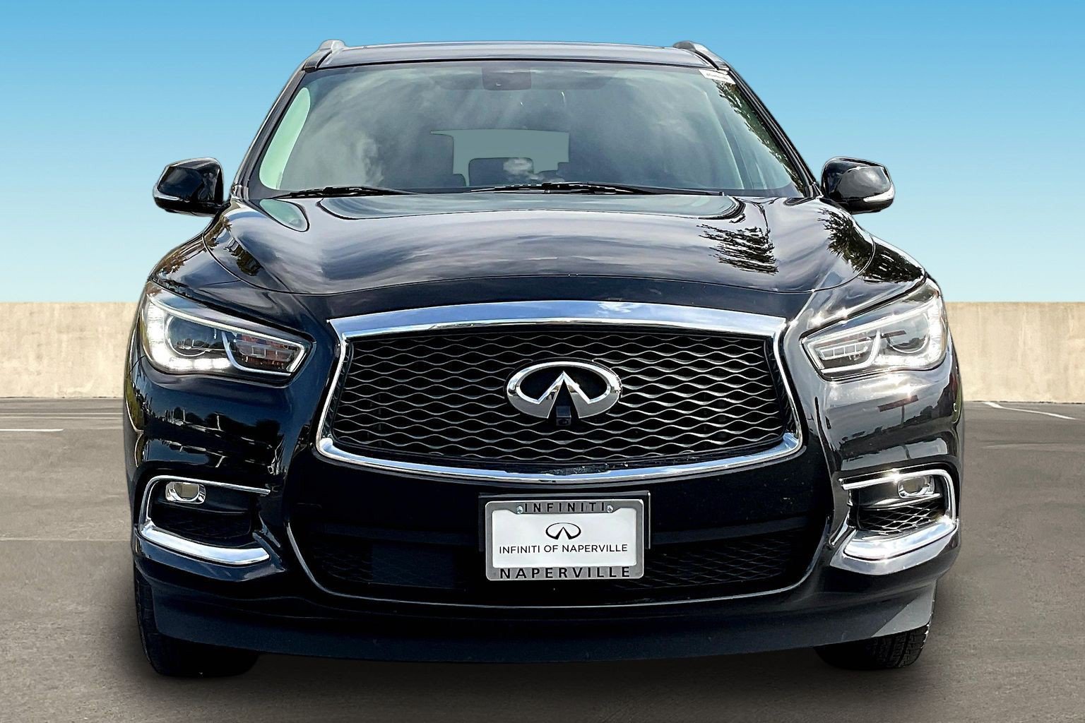 Used 2017 INFINITI QX60 Luxe w/ Premium Plus Package AWD/4WD image 2