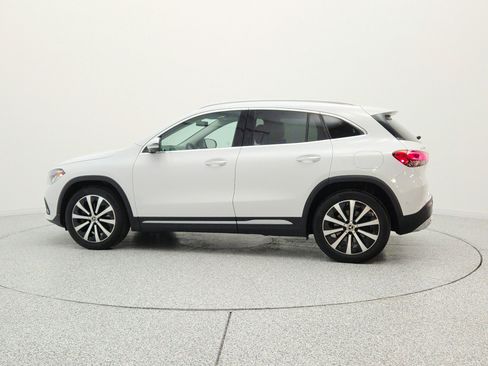 Used 2021 Mercedes-Benz GLA 250 4MATIC image 8