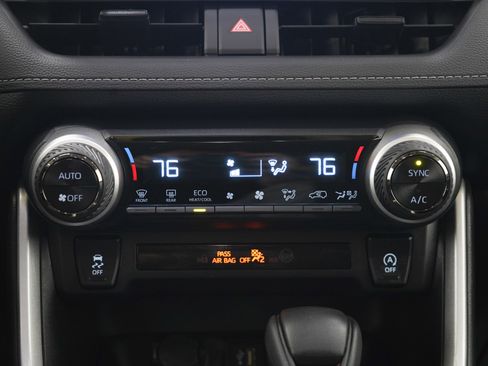 Used 2024 Toyota RAV4 XLE AWD/4WD image 18