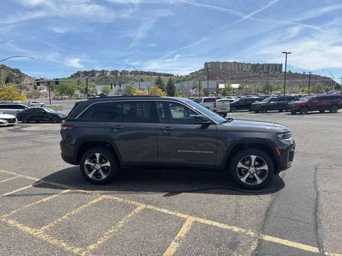 New 2026 Jeep Grand Cherokee Limited w/ Trailer Tow Package AWD/4WD image 5