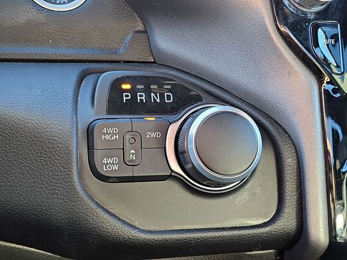 Used 2024 RAM 2500 Big Horn w/ Sport Appearance Package image 22